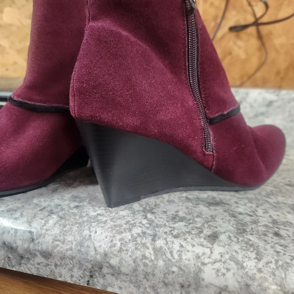 NWT Sporto heeled booties